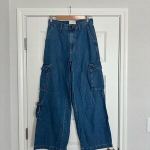 Universal Thread High Rise Wide Leg Denim Cargo Pants